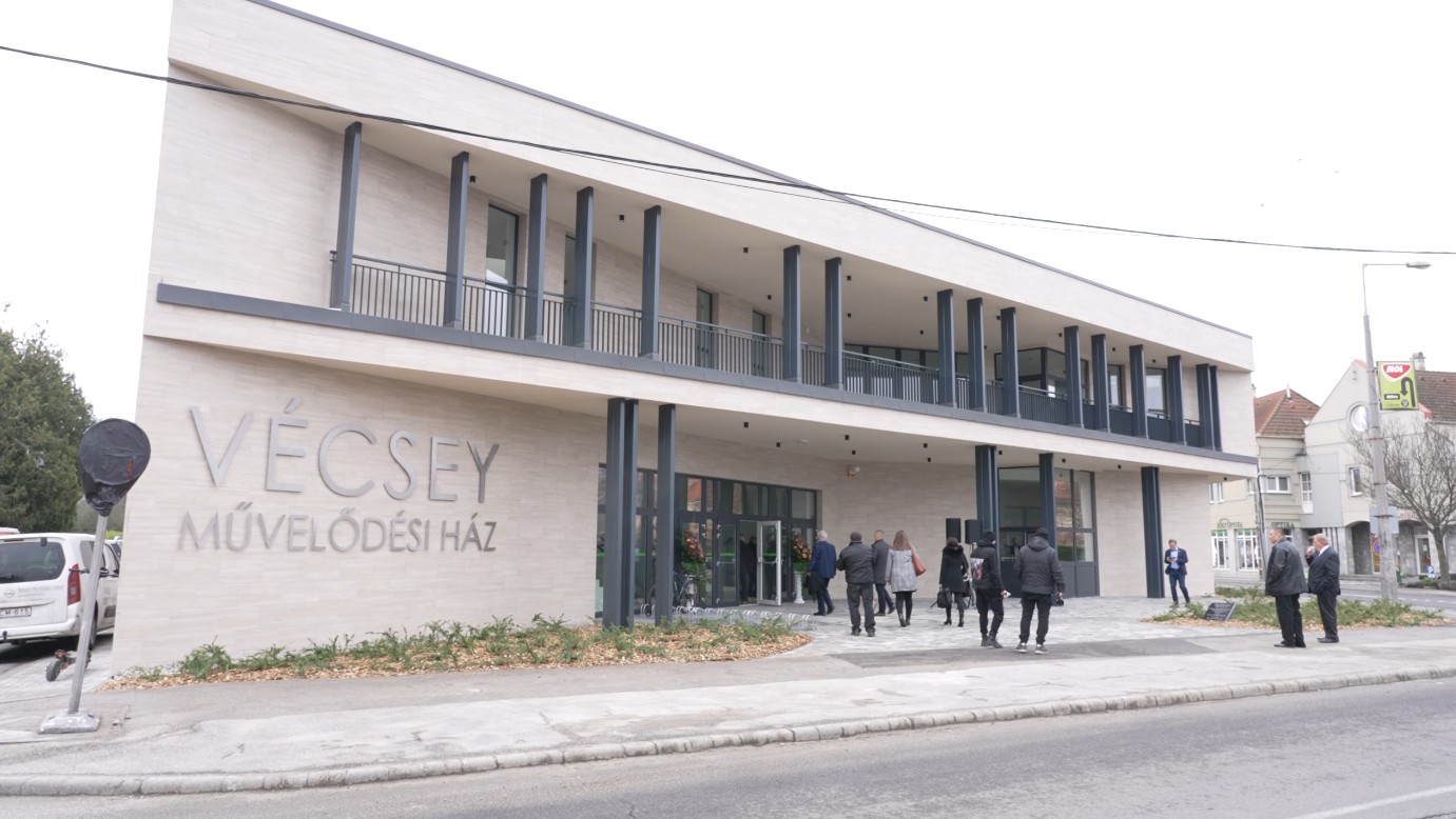 Solt - Művelődési ház átadó